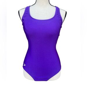 Speedo women’s racer back swimsuit SZ 10